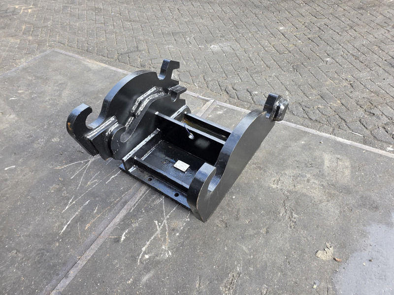 Kopplaat cw40 cw 45 adaptor plate cw45 cw 40 verachtert - Acoplamento rápido para Máquina de construção: foto 3 Kopplaat cw40 cw 45 adaptor plate cw45 cw 40 verachtert - Acoplamento rápido para Máquina de construção: foto 3