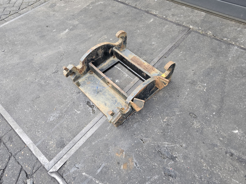 Kopplaat verachtert eurosteel cw 30 cw40 kopplaat adaptorplate - Acoplamento rápido para Máquina de construção: foto 2 Kopplaat verachtert eurosteel cw 30 cw40 kopplaat adaptorplate - Acoplamento rápido para Máquina de construção: foto 2