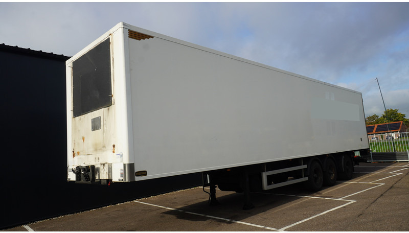 H.T.F. 3 AXLE ISOTHERM BOX TRAILER - Semi-reboque frigorífico: foto 2 H.T.F. 3 AXLE ISOTHERM BOX TRAILER - Semi-reboque frigorífico: foto 2