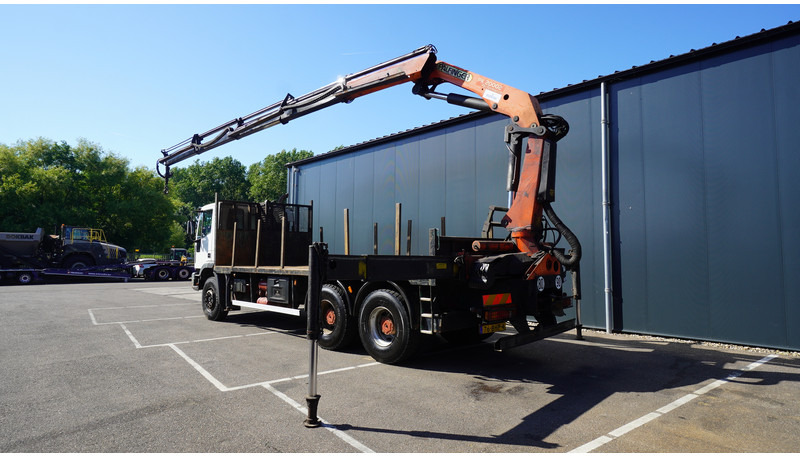 Iveco EUROTRAKKER CURSOR 350 6X4 FLATBED WITH PALFINGER PK 20002 CRANE - Camião grua: foto 3 Iveco EUROTRAKKER CURSOR 350 6X4 FLATBED WITH PALFINGER PK 20002 CRANE - Camião grua: foto 3