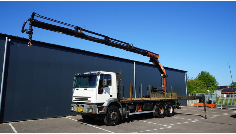 Iveco EUROTRAKKER CURSOR 350 6X4 FLATBED WITH PALFINGER PK 20002 CRANE - Camião grua: foto 2 Iveco EUROTRAKKER CURSOR 350 6X4 FLATBED WITH PALFINGER PK 20002 CRANE - Camião grua: foto 2