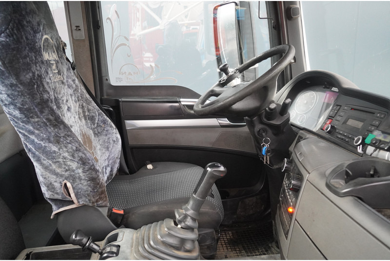 MAN TGS 35.400 8x4 HOOKARM SYSTEM MANUAL GEARBOX - Camião polibenne: foto 5 MAN TGS 35.400 8x4 HOOKARM SYSTEM MANUAL GEARBOX - Camião polibenne: foto 5