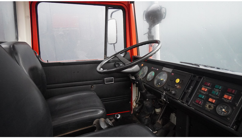 Mercedes-Benz 809 FIRE LADDER TRUCK 13.100KM MANUAL GEARBOX - Carro de bombeiro: foto 5 Mercedes-Benz 809 FIRE LADDER TRUCK 13.100KM MANUAL GEARBOX - Carro de bombeiro: foto 5