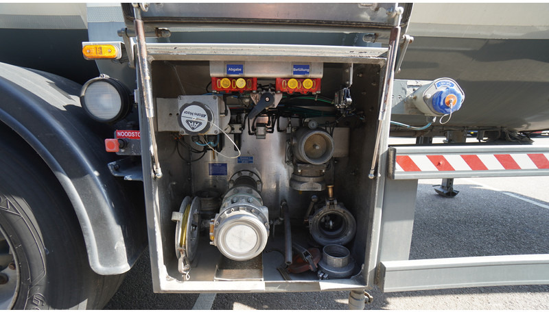 Schrader 3 AXLE ADR CHEMIE TANK TRAILER 40.000LTR - Semi-reboque cisterna: foto 5 Schrader 3 AXLE ADR CHEMIE TANK TRAILER 40.000LTR - Semi-reboque cisterna: foto 5