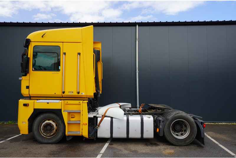 Renault MAGNUM 480 DXI RETARDER EURO 5 WITHOUT DOCUMENTS - Tractor: foto 1 Renault MAGNUM 480 DXI RETARDER EURO 5 WITHOUT DOCUMENTS - Tractor: foto 1