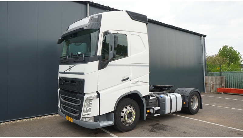 Volvo FH 420 ADR GLOBETROTTER 808.000KM - Tractor: foto 3 Volvo FH 420 ADR GLOBETROTTER 808.000KM - Tractor: foto 3