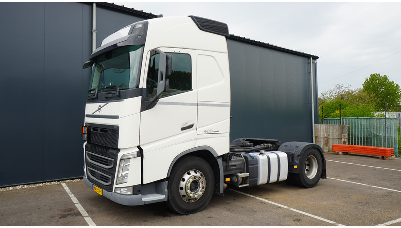 Volvo FH 420 ADR GLOBETROTTER EURO 6 769.000KM COMPRESSOR - Tractor: foto 3 Volvo FH 420 ADR GLOBETROTTER EURO 6 769.000KM COMPRESSOR - Tractor: foto 3