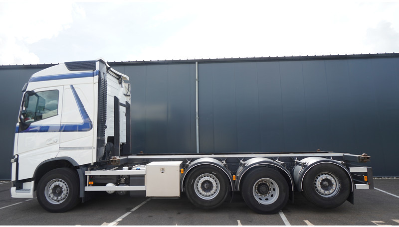 Volvo FH 460 8X2 20 FT CONTAINER TRANSPORT TRUCK - Camião transportador de contêineres/ Caixa móvel: foto 1 Volvo FH 460 8X2 20 FT CONTAINER TRANSPORT TRUCK - Camião transportador de contêineres/ Caixa móvel: foto 1