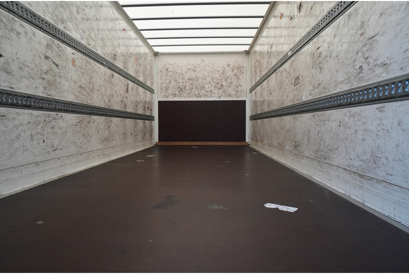 Volvo FL 210 CLOSED BOX 665.200KM - Camião furgão: foto 5 Volvo FL 210 CLOSED BOX 665.200KM - Camião furgão: foto 5