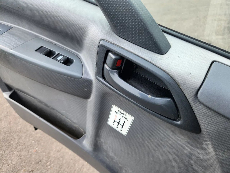 Carrinha basculante Isuzu N 2011, 3.0L, Euro 5, 157000km, Manual, New APK/TUV: foto 16 Carrinha basculante Isuzu N 2011, 3.0L, Euro 5, 157000km, Manual, New APK/TUV: foto 16