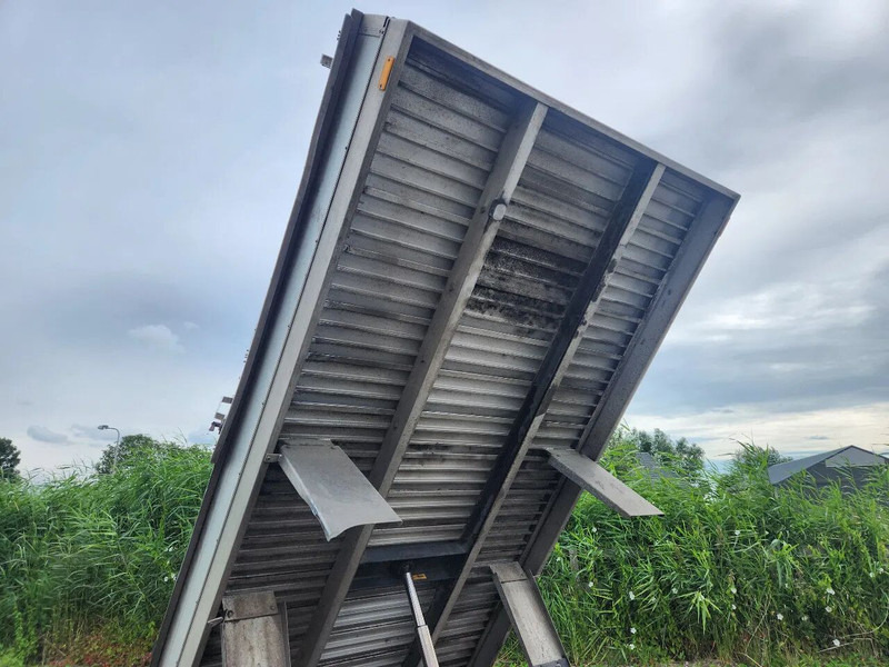 Carrinha basculante Isuzu N 2011, 3.0L, Euro 5, 157000km, Manual, New APK/TUV: foto 6 Carrinha basculante Isuzu N 2011, 3.0L, Euro 5, 157000km, Manual, New APK/TUV: foto 6