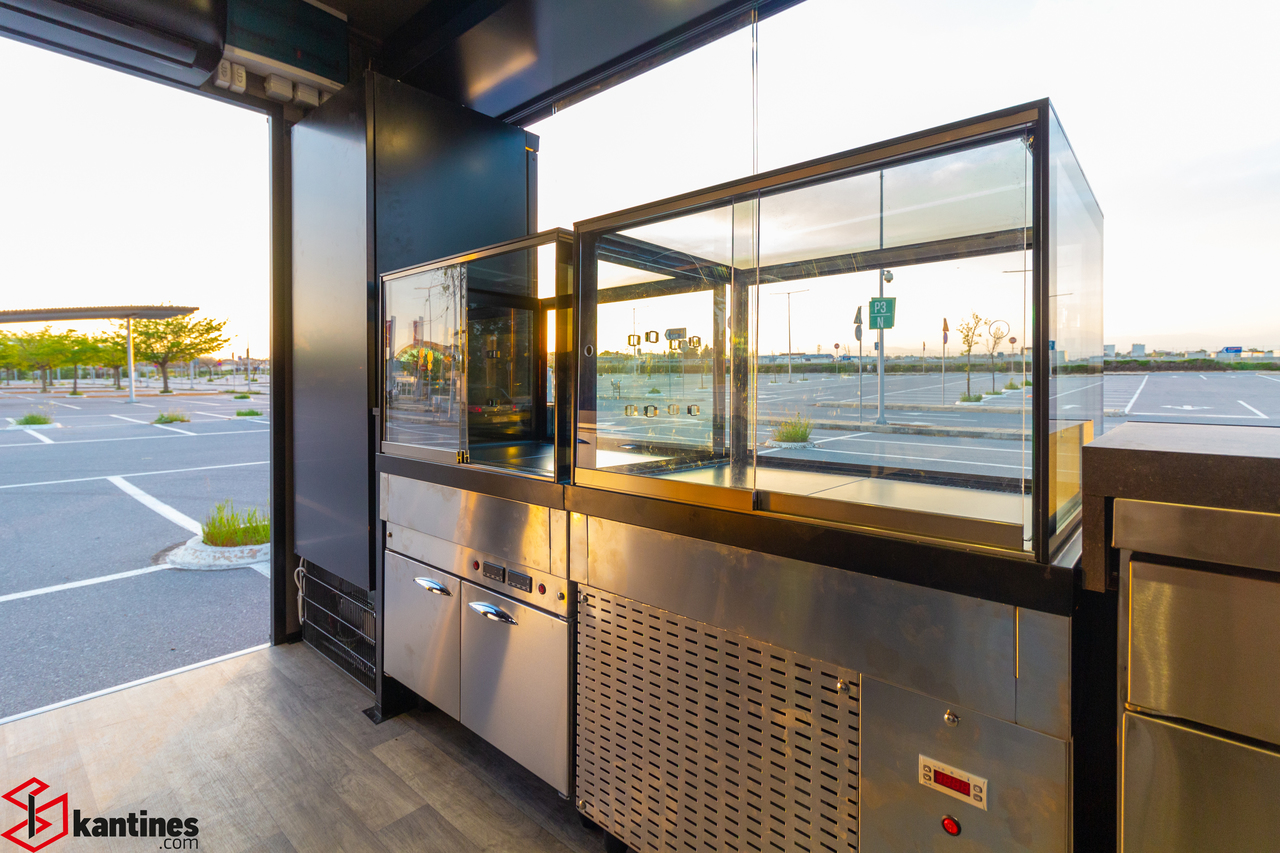 Roulote bar Skretas Box XXL Size: foto 16 Roulote bar Skretas Box XXL Size: foto 16