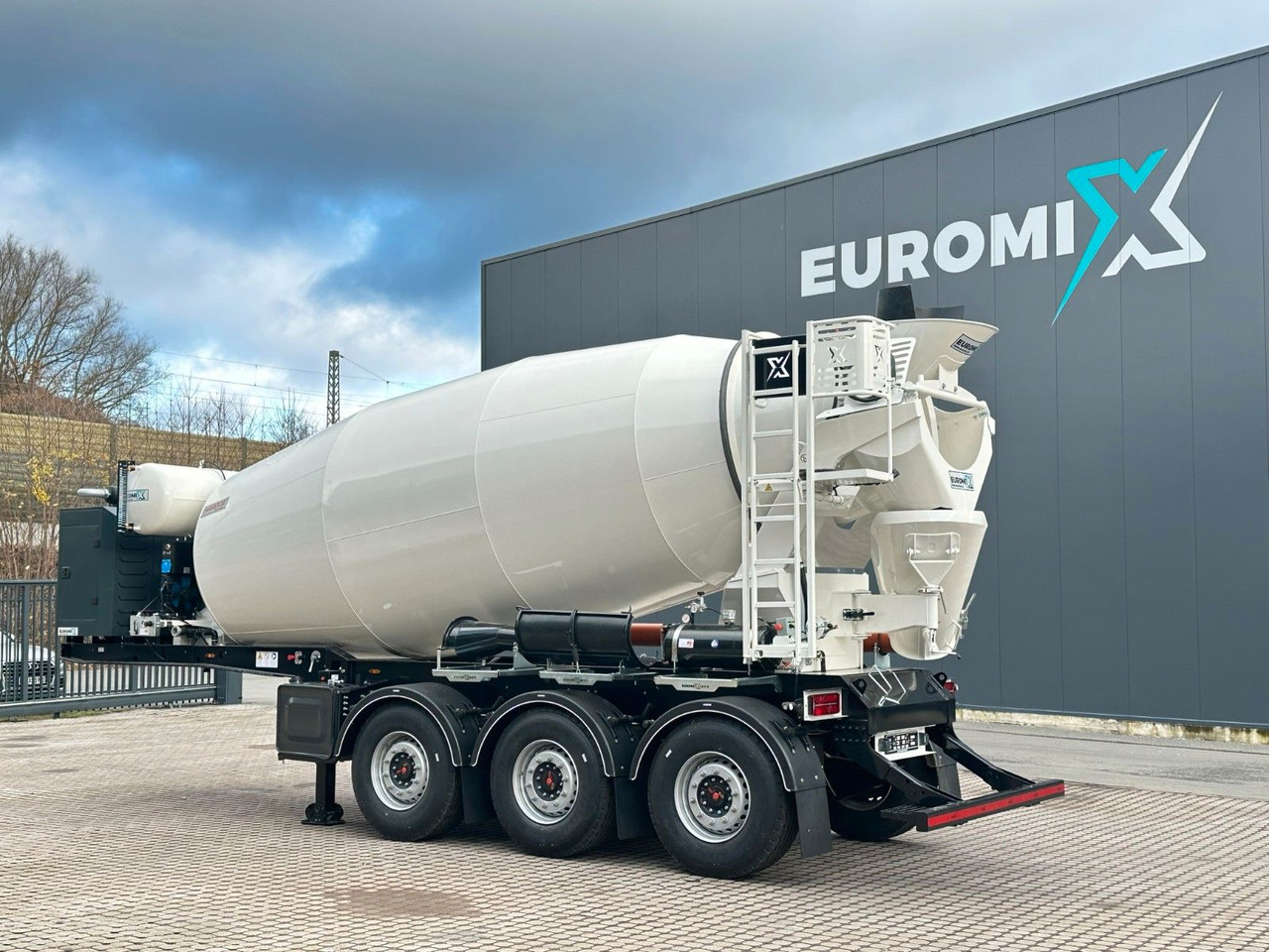 EUROMIX MTP - 12m³ Betonmischer-Auflieger - Camião betoneira: foto 4 EUROMIX MTP - 12m³ Betonmischer-Auflieger - Camião betoneira: foto 4