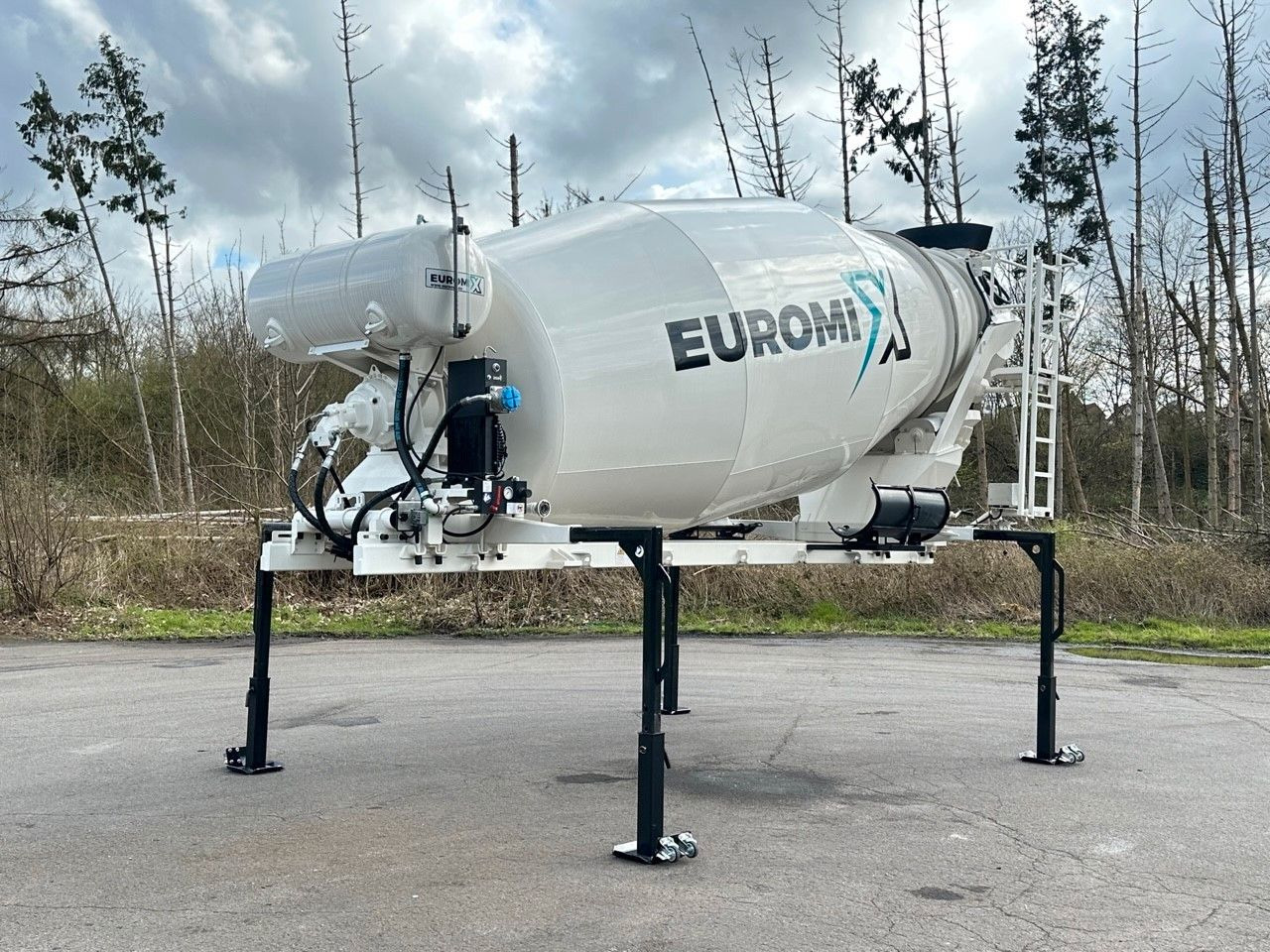 Iveco EuromixMTP Fahrmischer Aufbauten Iveco EuromixMTP Fahrmischer Aufbauten - Camião betoneira: foto 2 Iveco EuromixMTP Fahrmischer Aufbauten Iveco EuromixMTP Fahrmischer Aufbauten - Camião betoneira: foto 2