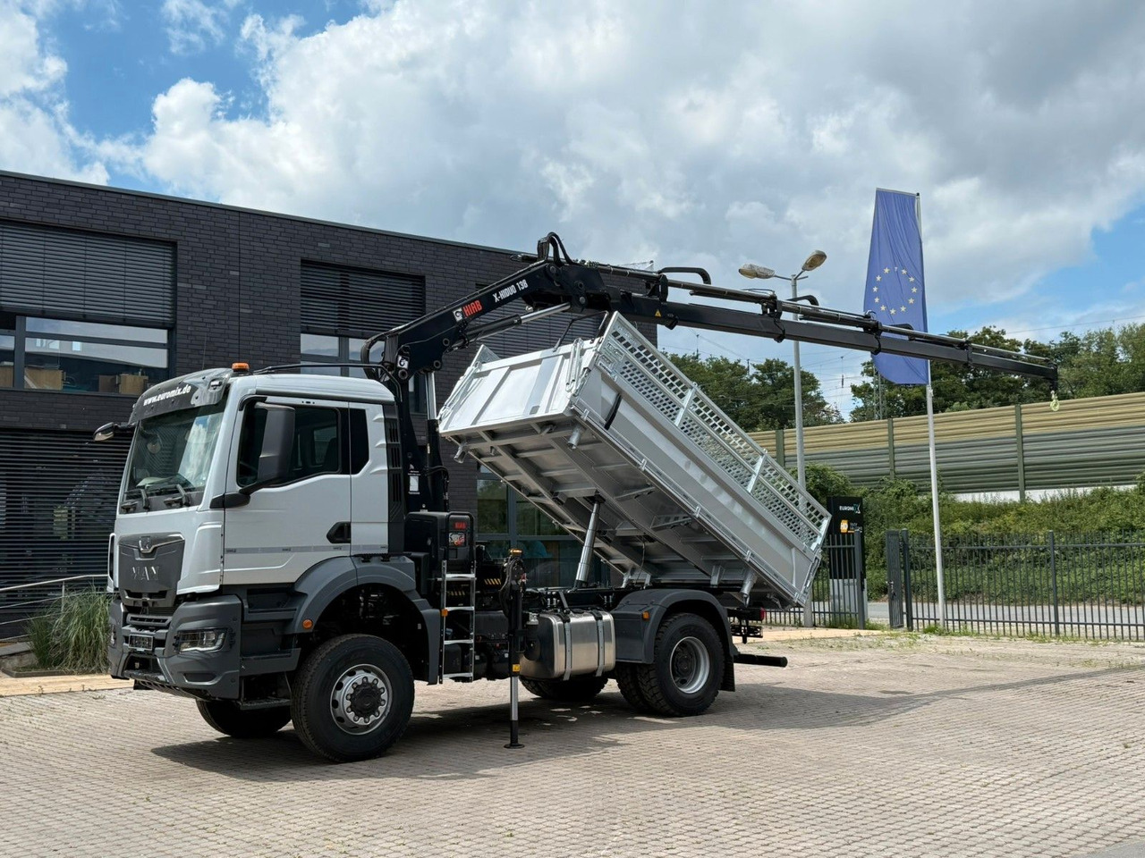 MAN TGS 18.400 TG3 4x4 Euro6e Hiab X-HiDuo 138DS-4 - Camião basculante, Camião grua: foto 1 MAN TGS 18.400 TG3 4x4 Euro6e Hiab X-HiDuo 138DS-4 - Camião basculante, Camião grua: foto 1