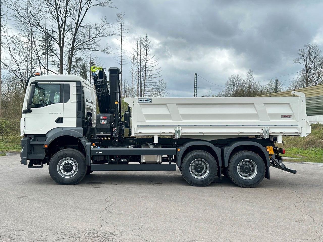 MAN TGS 33.440 6x6 /3-Seiten- Kipper / HIAB 228-4 - Camião basculante, Camião grua: foto 4 MAN TGS 33.440 6x6 /3-Seiten- Kipper / HIAB 228-4 - Camião basculante, Camião grua: foto 4