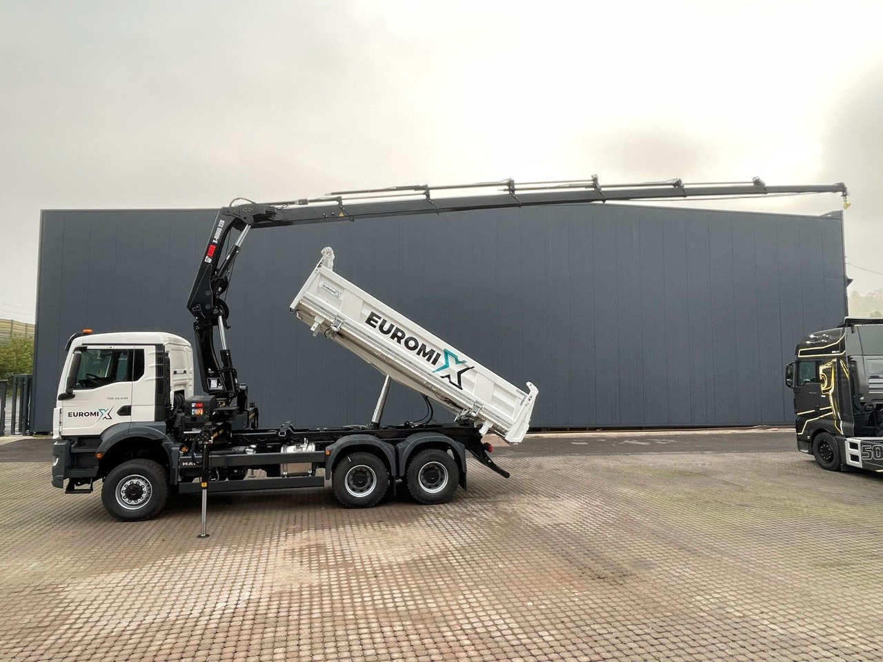 MAN TGS 33.440 6x6 /3-Seiten- Kipper / HIAB 228-6 - Camião basculante, Camião grua: foto 1 MAN TGS 33.440 6x6 /3-Seiten- Kipper / HIAB 228-6 - Camião basculante, Camião grua: foto 1