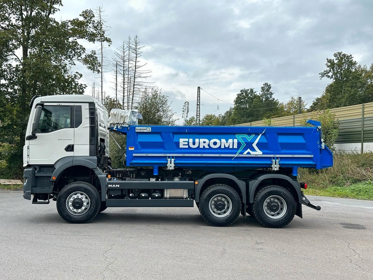MAN TGS 33.440 6x6 /Euro6 3-Seiten-Kipper EuromixMTP - Camião basculante: foto 3 MAN TGS 33.440 6x6 /Euro6 3-Seiten-Kipper EuromixMTP - Camião basculante: foto 3