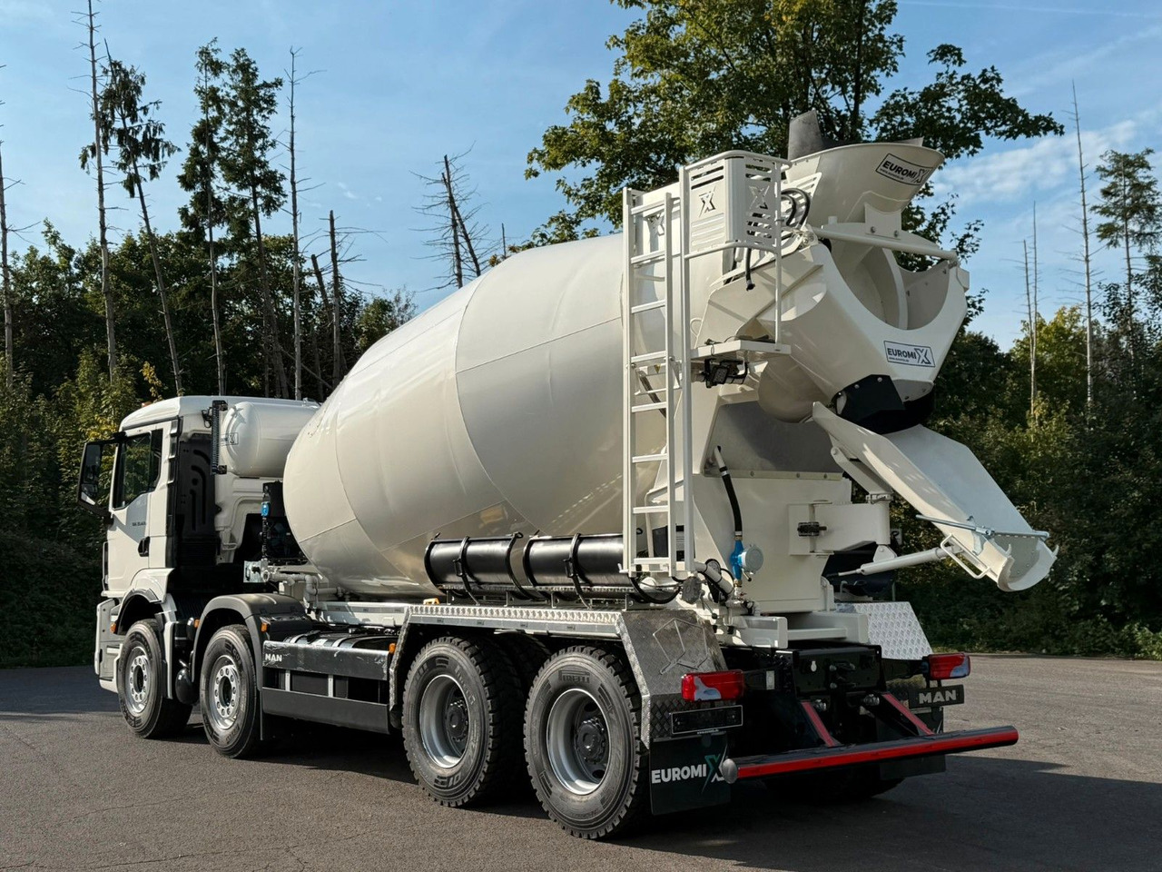 MAN TGS 35.470 BB 8X4 EuromixMTP EM 10 L - Camião betoneira: foto 4 MAN TGS 35.470 BB 8X4 EuromixMTP EM 10 L - Camião betoneira: foto 4
