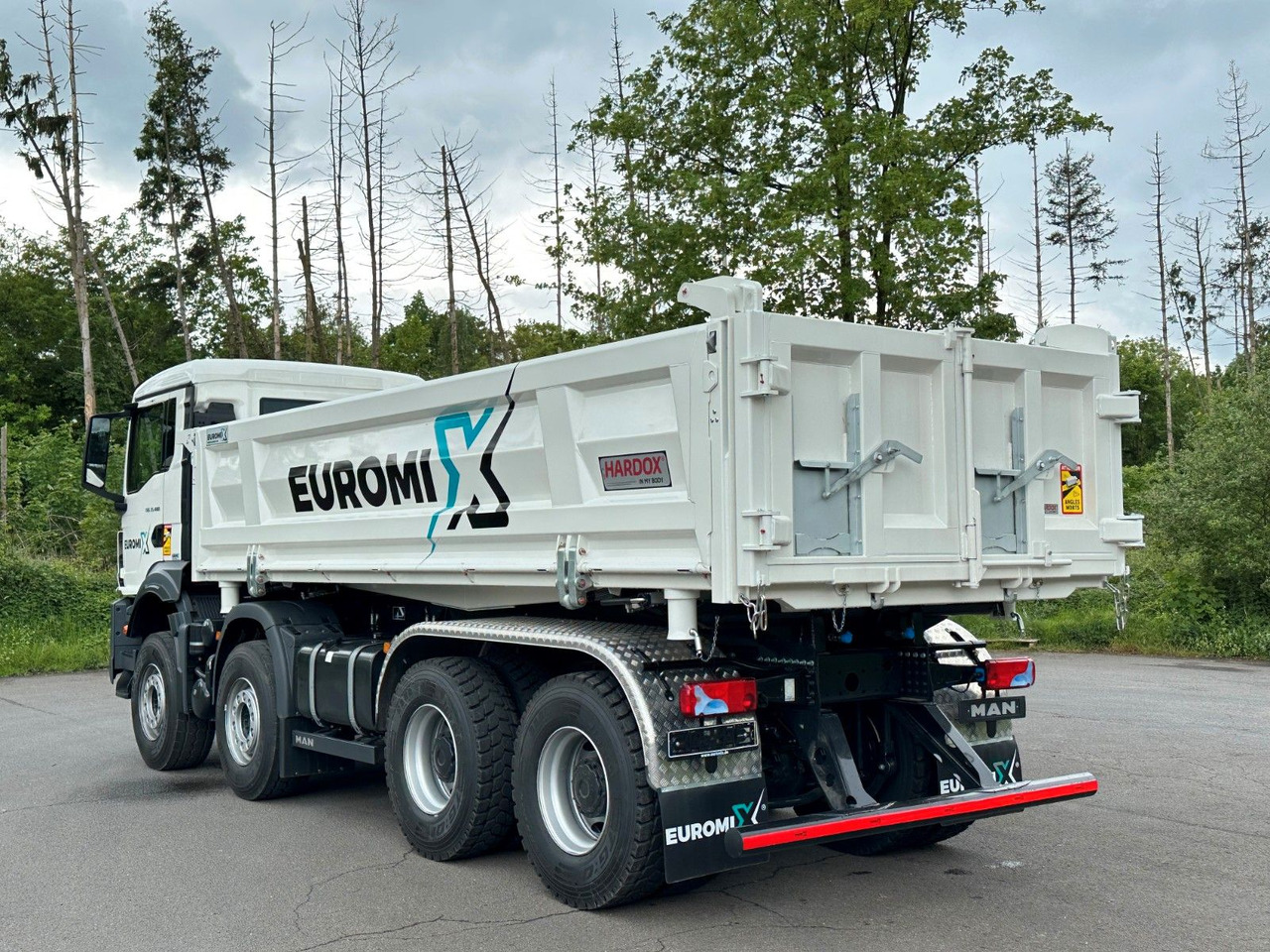 MAN TGS 35.480 8x4 EuromixMTP 2-Seiten-Kipper - Camião basculante: foto 5 MAN TGS 35.480 8x4 EuromixMTP 2-Seiten-Kipper - Camião basculante: foto 5