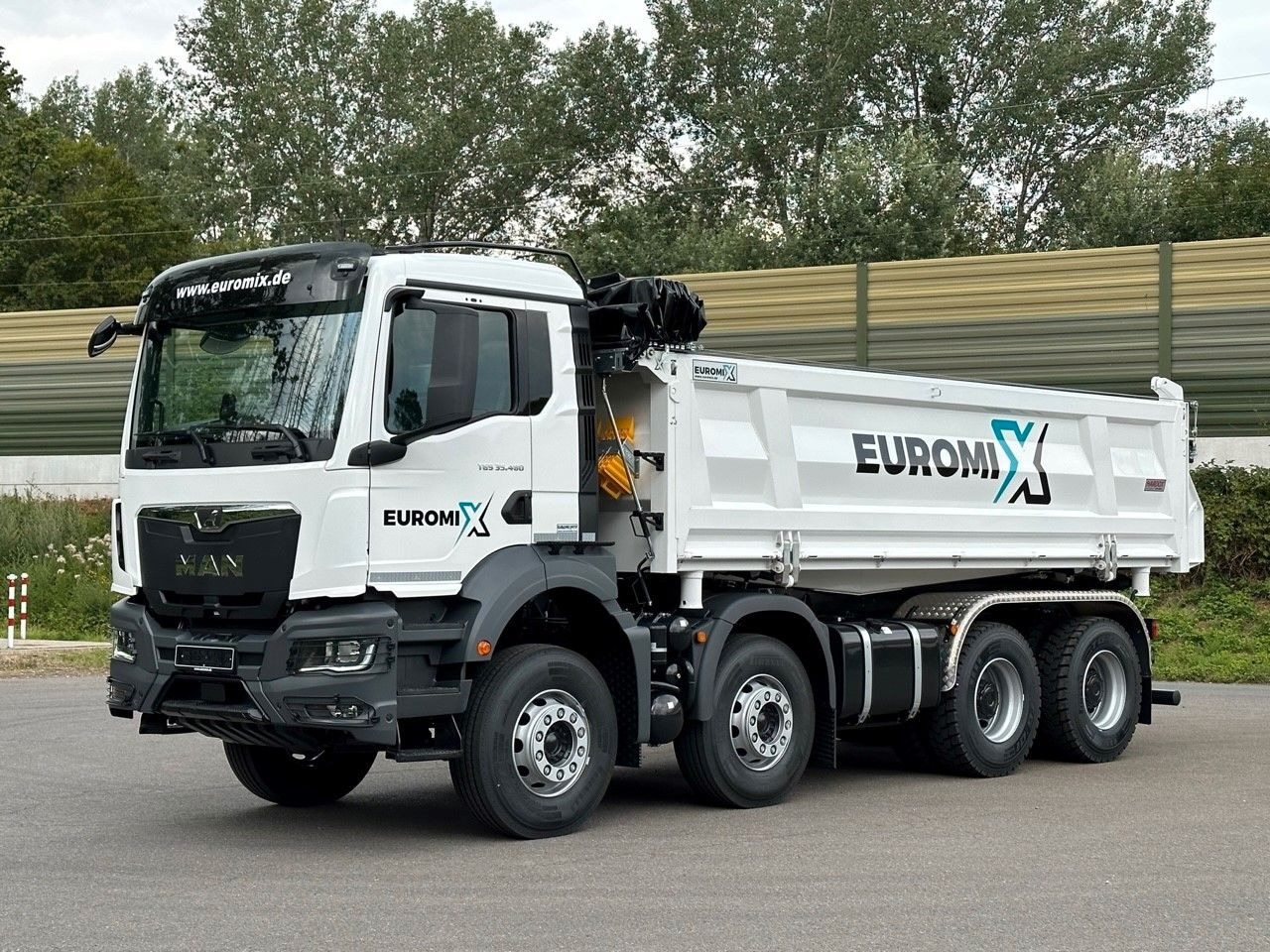 MAN TGS 35.480 8x4 EuromixMTP 3-Seiten-Kipper - Camião basculante: foto 3 MAN TGS 35.480 8x4 EuromixMTP 3-Seiten-Kipper - Camião basculante: foto 3