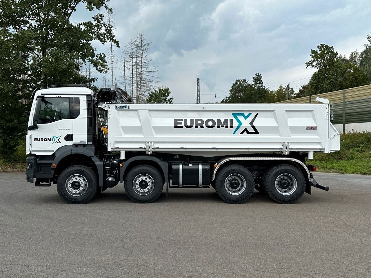 MAN TGS 35.480 8x4 EuromixMTP 3-Seiten-Kipper - Camião basculante: foto 4 MAN TGS 35.480 8x4 EuromixMTP 3-Seiten-Kipper - Camião basculante: foto 4