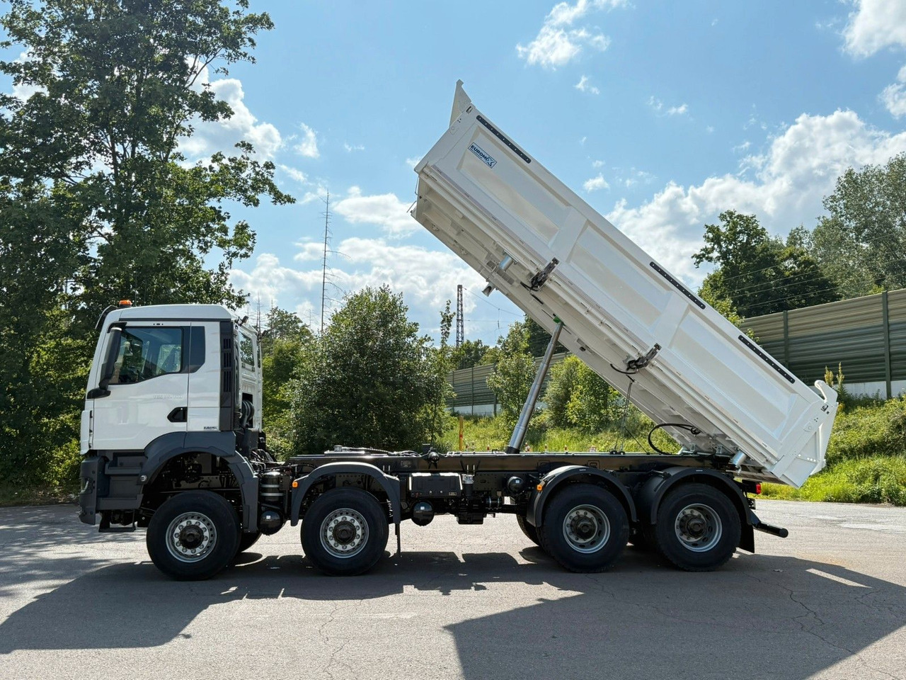 MAN TGS 35.480 8x8 EuromixMTP 3-Seiten-Kipper - Camião basculante: foto 3 MAN TGS 35.480 8x8 EuromixMTP 3-Seiten-Kipper - Camião basculante: foto 3