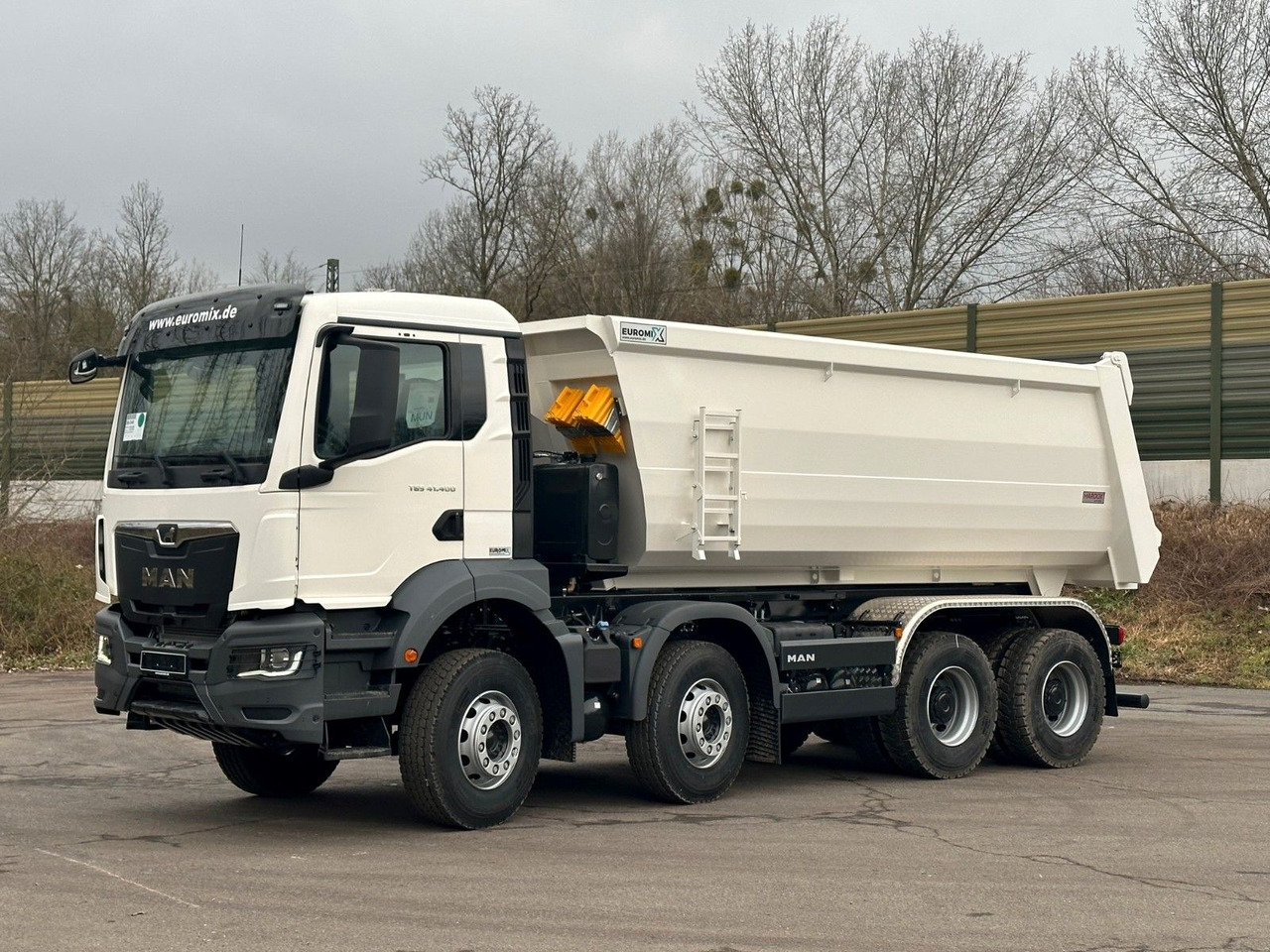MAN TGS 41.400 8x4 / EUROMIX MTP 20m³/ EURO 5 - Camião basculante: foto 3 MAN TGS 41.400 8x4 / EUROMIX MTP 20m³/ EURO 5 - Camião basculante: foto 3