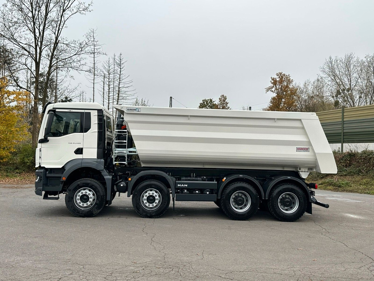 MAN TGS 41.400 8x4 / EUROMIX MTP 20m³/ EURO2 Kipper - Camião basculante: foto 2 MAN TGS 41.400 8x4 / EUROMIX MTP 20m³/ EURO2 Kipper - Camião basculante: foto 2