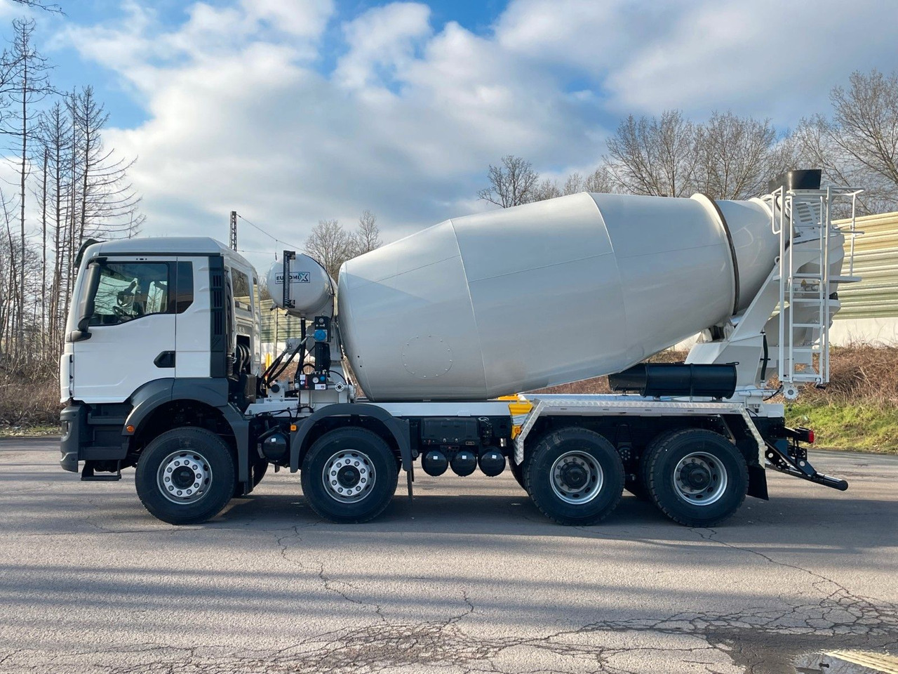 MAN TGS 41.400 8x4 / EuromixMTP EM 10m³ R / EURO 2 - Camião betoneira: foto 4 MAN TGS 41.400 8x4 / EuromixMTP EM 10m³ R / EURO 2 - Camião betoneira: foto 4