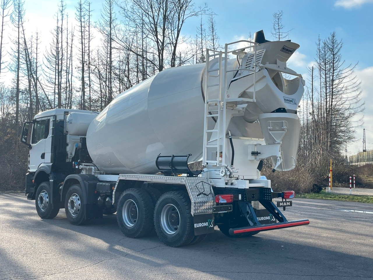 MAN TGS 41.400 8x4 / EuromixMTP EM 10m³ R / EURO 2 - Camião betoneira: foto 5 MAN TGS 41.400 8x4 / EuromixMTP EM 10m³ R / EURO 2 - Camião betoneira: foto 5