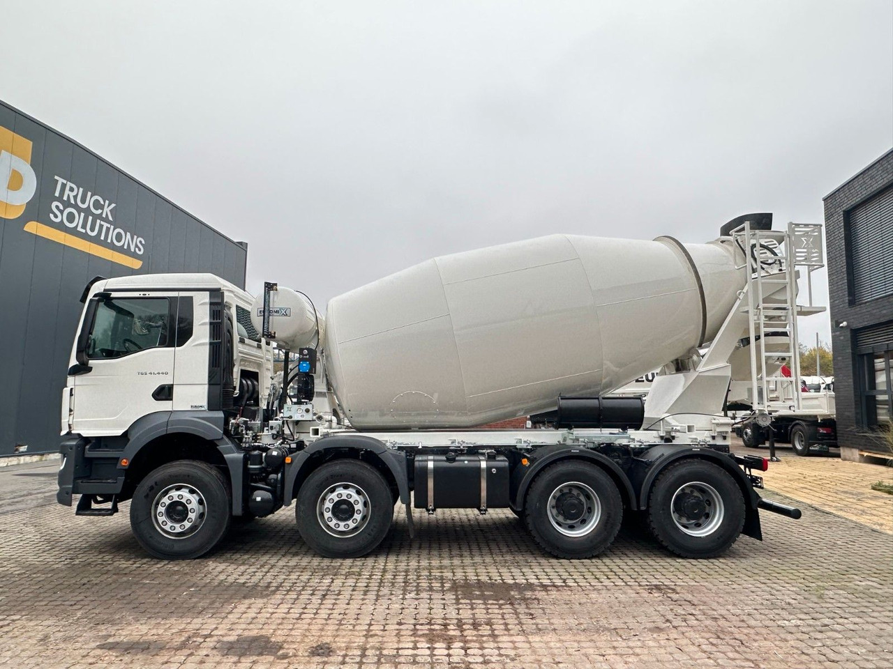 MAN TGS 41.480 8x4 WECHSELSYSTEM KIPPER+MISCHER - Camião basculante: foto 2 MAN TGS 41.480 8x4 WECHSELSYSTEM KIPPER+MISCHER - Camião basculante: foto 2