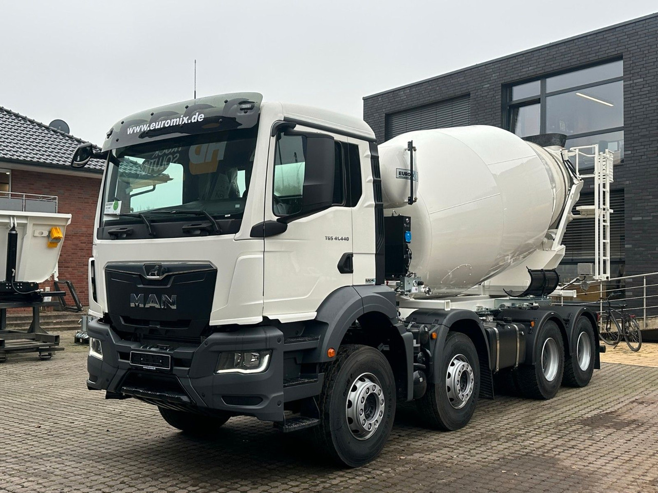 MAN TGS 41.480 8x4 WECHSELSYSTEM KIPPER+MISCHER - Camião basculante: foto 3 MAN TGS 41.480 8x4 WECHSELSYSTEM KIPPER+MISCHER - Camião basculante: foto 3