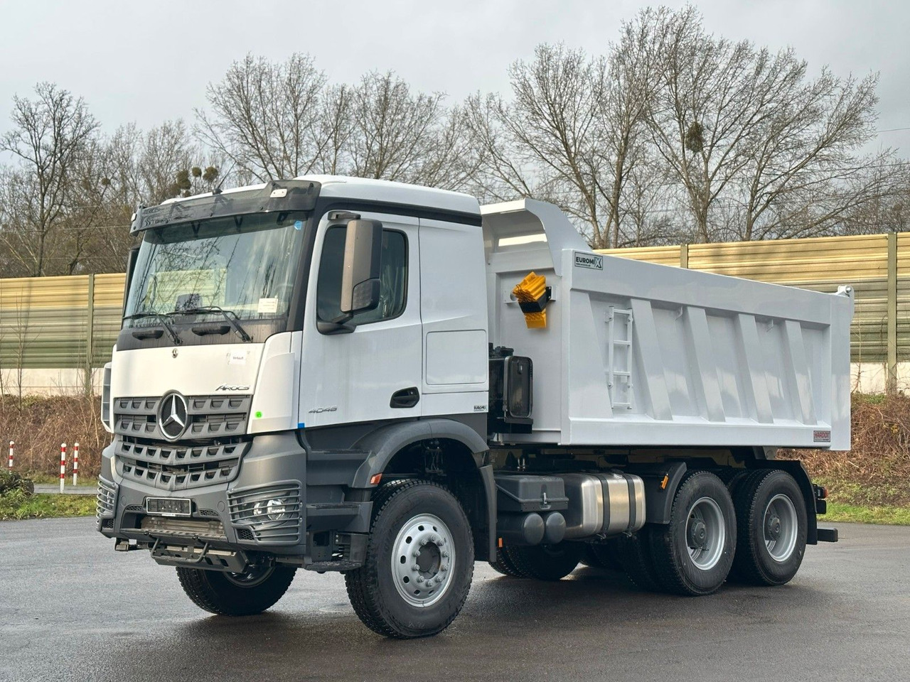 Mercedes-Benz 4048 6X4 Arcos 5 EuromixMTP Dumper Kipper - Camião basculante: foto 3 Mercedes-Benz 4048 6X4 Arcos 5 EuromixMTP Dumper Kipper - Camião basculante: foto 3
