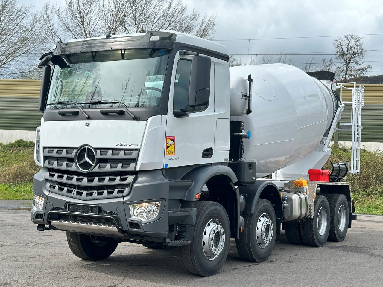 Mercedes-Benz 4145 8X4 EuromixMTP EM 10 Fahrmischer - Camião betoneira: foto 3 Mercedes-Benz 4145 8X4 EuromixMTP EM 10 Fahrmischer - Camião betoneira: foto 3