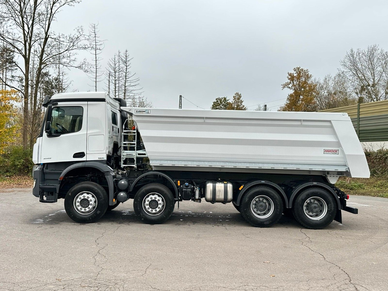Mercedes-Benz AROCS 5 4145 8X4 E6e EuromixMTP 18m³ Kipper - Camião basculante: foto 4 Mercedes-Benz AROCS 5 4145 8X4 E6e EuromixMTP 18m³ Kipper - Camião basculante: foto 4