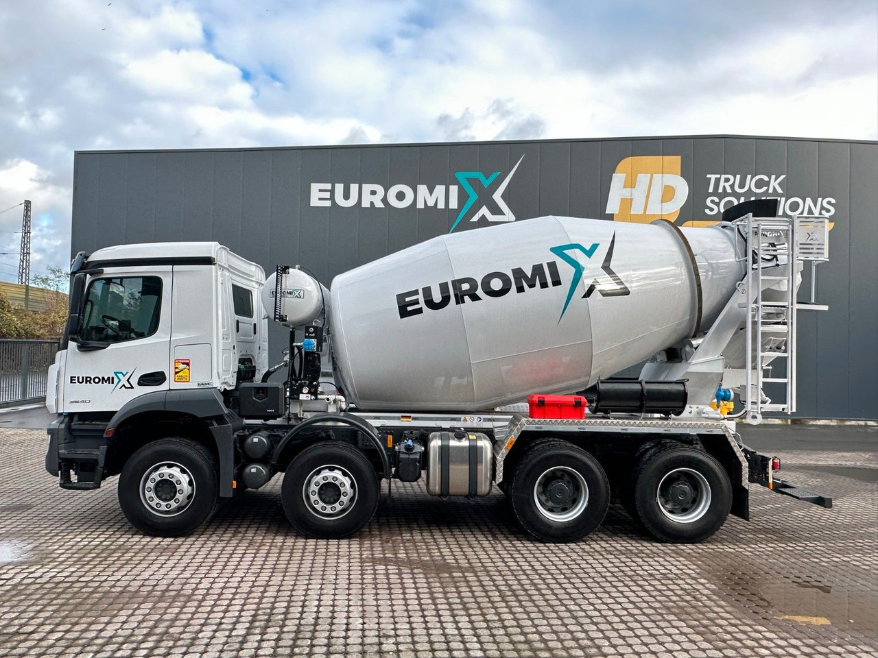Mercedes-Benz Arocs 5 3540 8x4 EURO 6e EuromixMTP EM 9 L - Camião betoneira: foto 3 Mercedes-Benz Arocs 5 3540 8x4 EURO 6e EuromixMTP EM 9 L - Camião betoneira: foto 3