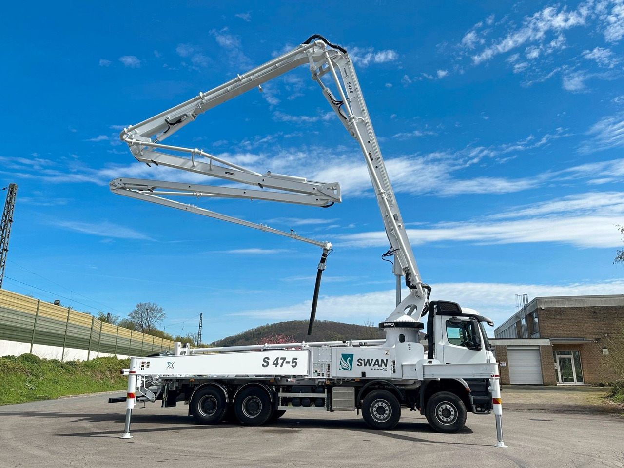 Mercedes-Benz Arocs 5 4542 8x4 SWAN TSP 47-5 160RZ ( 47m ) - Autobomba de betão: foto 2 Mercedes-Benz Arocs 5 4542 8x4 SWAN TSP 47-5 160RZ ( 47m ) - Autobomba de betão: foto 2