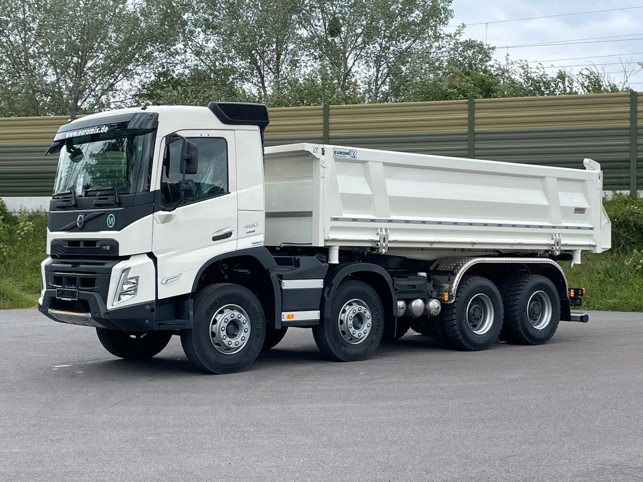 Volvo FMX 460 8x4 / WECHSELSYSTEM KIPPER+MISCHER Volvo FMX 460 8x4 / WECHSELSYSTEM KIPPER+MISCHER - Camião basculante: foto 3 Volvo FMX 460 8x4 / WECHSELSYSTEM KIPPER+MISCHER Volvo FMX 460 8x4 / WECHSELSYSTEM KIPPER+MISCHER - Camião basculante: foto 3