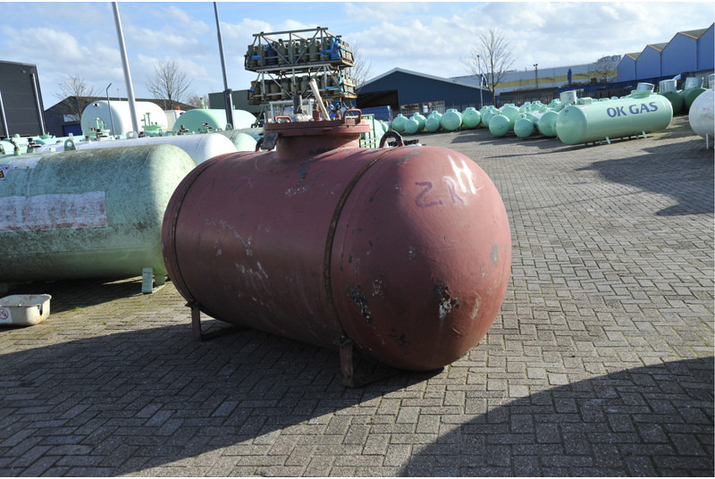 Visser 2700L(1,35 ton) Gas tanks - Gas, Gaz, LPG, GPL, Propane, Butane tanks Underground Used Tanks ID 1.004 - Tanque de combustível para Camião: foto 2 Visser 2700L(1,35 ton) Gas tanks - Gas, Gaz, LPG, GPL, Propane, Butane tanks Underground Used Tanks ID 1.004 - Tanque de combustível para Camião: foto 2