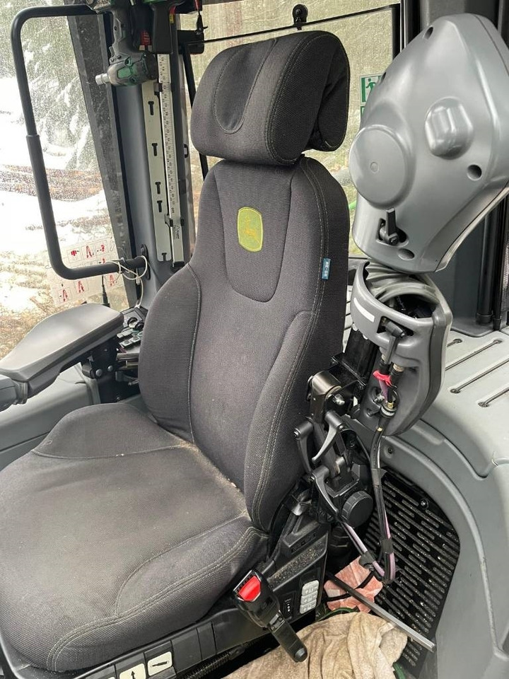 Harvester John Deere 1070 G: foto 8 Harvester John Deere 1070 G: foto 8