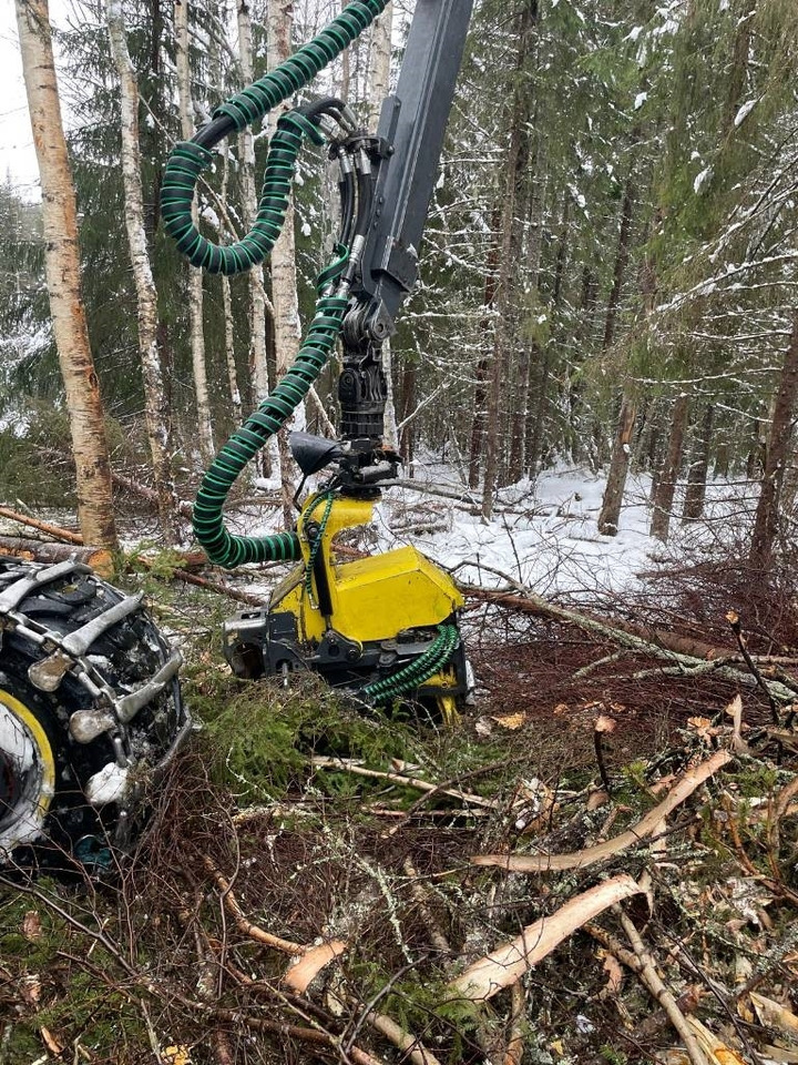 Harvester John Deere 1070 G: foto 12 Harvester John Deere 1070 G: foto 12