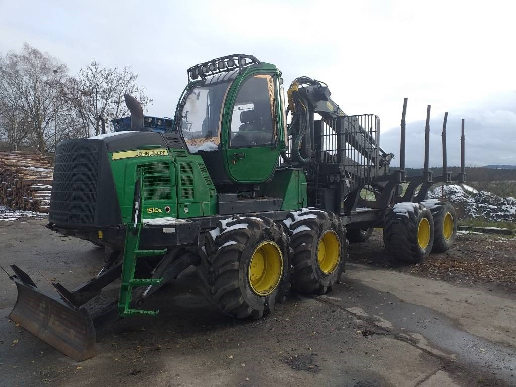 John Deere 1510 E  - Forwarder: foto 1 John Deere 1510 E  - Forwarder: foto 1