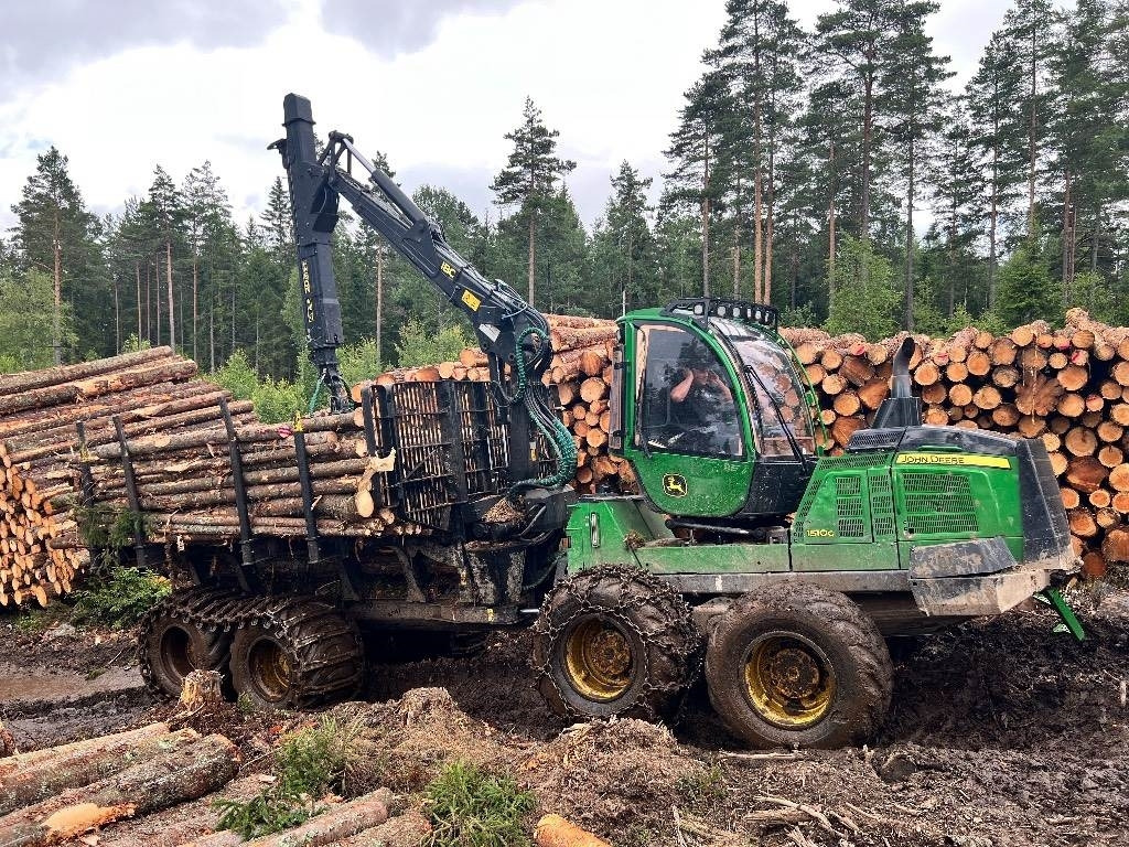 John Deere 1510 G - Forwarder: foto 2 John Deere 1510 G - Forwarder: foto 2
