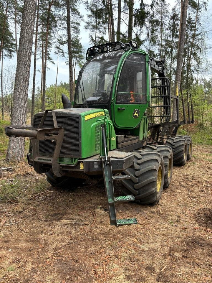 John Deere 810 E  - Forwarder: foto 1 John Deere 810 E  - Forwarder: foto 1