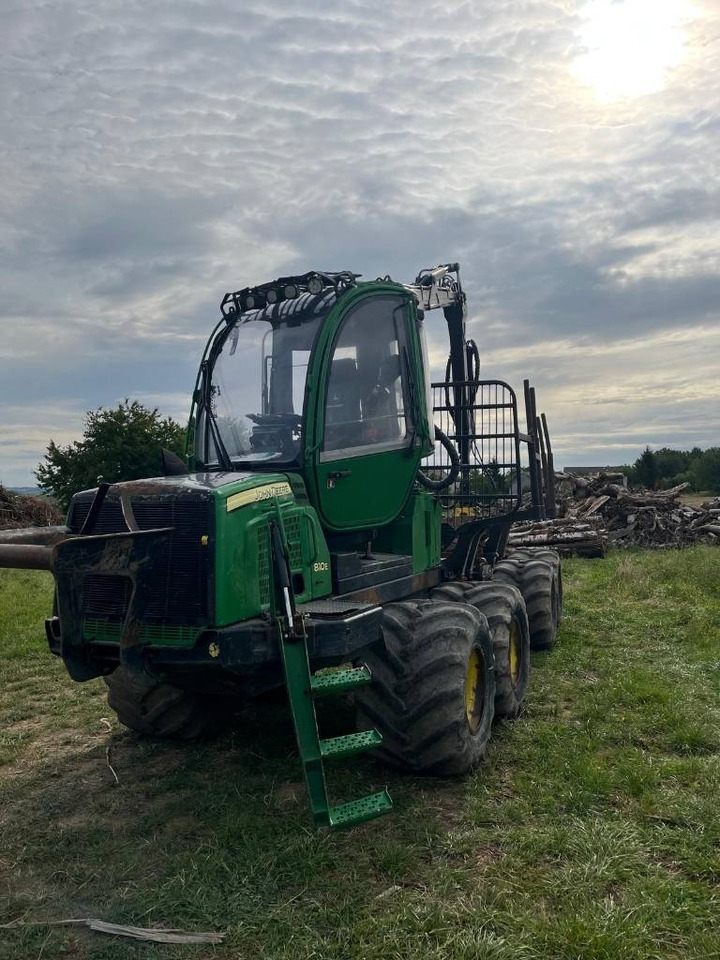 John Deere 810 E  - Forwarder: foto 2 John Deere 810 E  - Forwarder: foto 2
