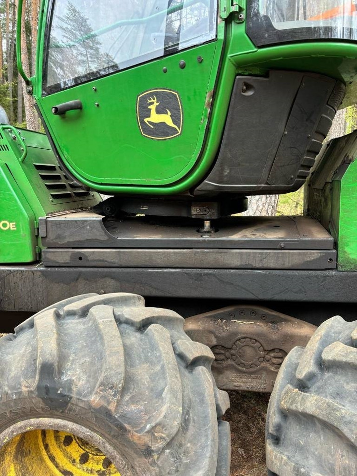 Forwarder John Deere 810 E: foto 6