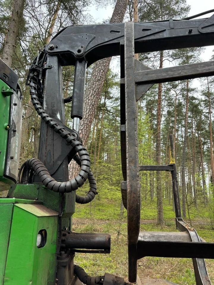 Forwarder John Deere 810 E: foto 8