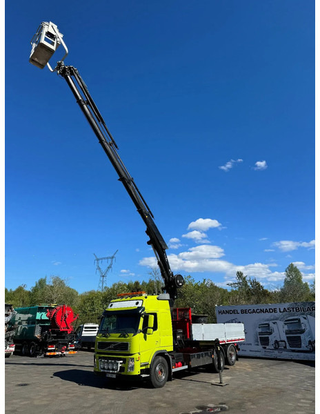 Volvo 6x2, Skylift-truck with Tipper & Bucket, 2009 - Camião, Camião grua: foto 1 Volvo 6x2, Skylift-truck with Tipper & Bucket, 2009 - Camião, Camião grua: foto 1