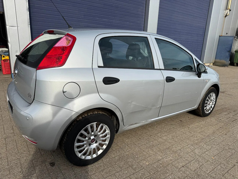 Fiat Punto **EURO 6B-AIRCO-5DOOR** - Sedan: foto 4 Fiat Punto **EURO 6B-AIRCO-5DOOR** - Sedan: foto 4